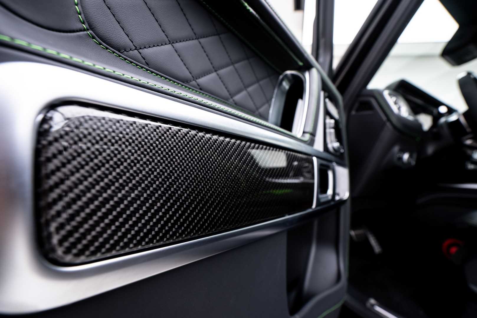 2025 MERCEDES BENZ G63 AMG | EXTENDED NIGHT PACKAGE | MANUFAKTUR NAPPA LEATHER DIAMOND QUILT | REAR
